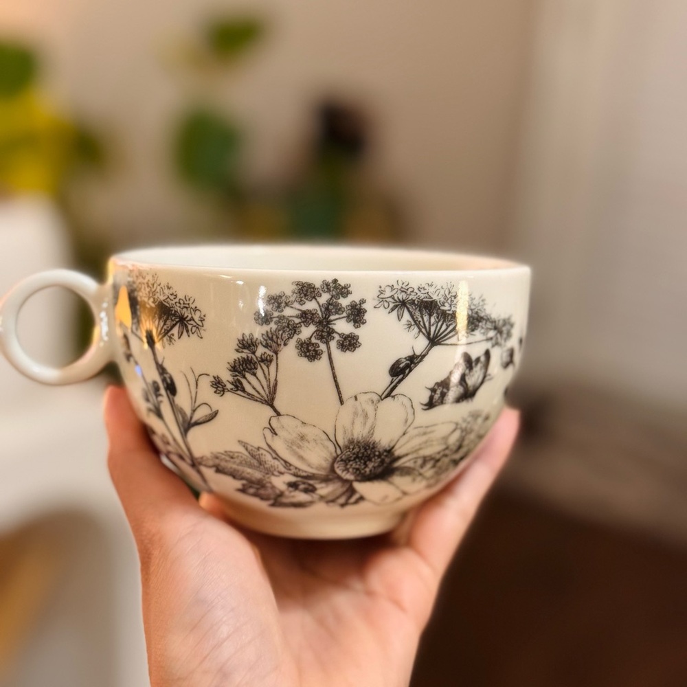 H&M 12 oz tea cup